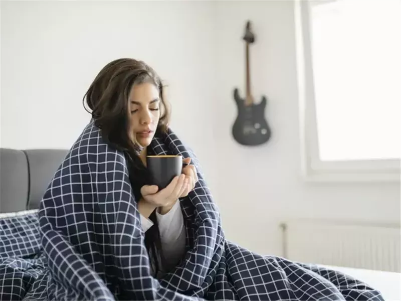 في موسم  البرد والإنفلونزا..  4 أطعمة ومشروبات يجب تجنبها تماما عند المرض