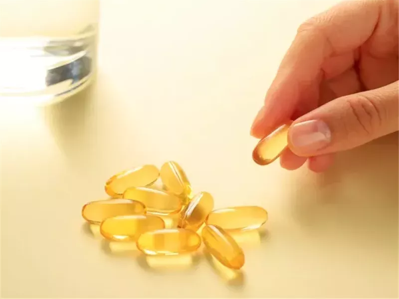 أطعمة ومكملات غذائية يجب تجنب خلطها بفيتامين د