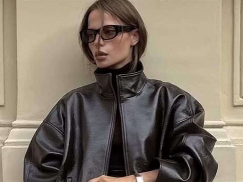 اللوك الجلدي الكامل يعود بقوة إلى صيحات الموضة