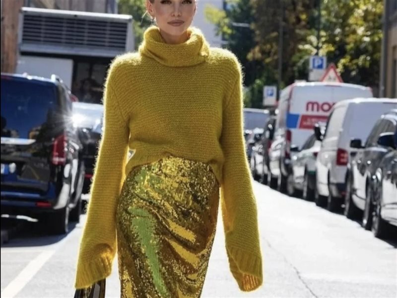 اطلالات مبتكرة لتنسيق التنورة البايت في موسم الشتاء