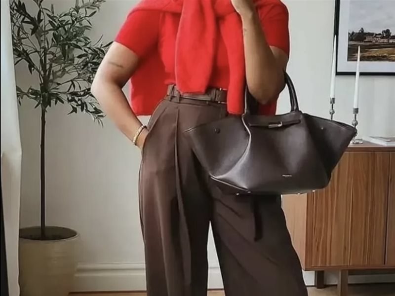 من الكاجوال إلى الأنيق… البنطال البني أساس خزانة هذا الموسم