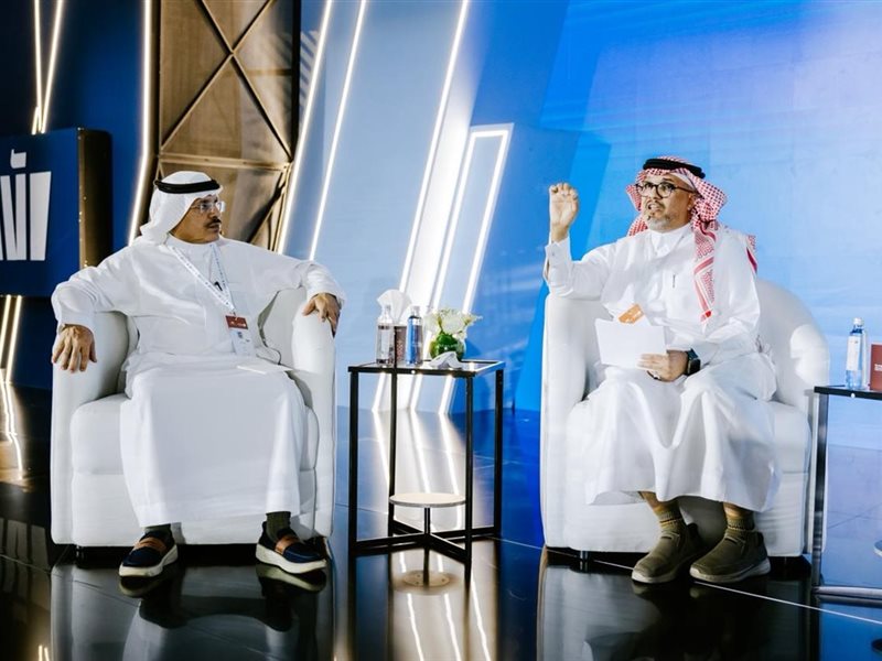 ضمن فعاليات معرض جدة للكتاب 2025 ندوة حول مستقبل المكتبات والمتاحف في العصر الرقمي