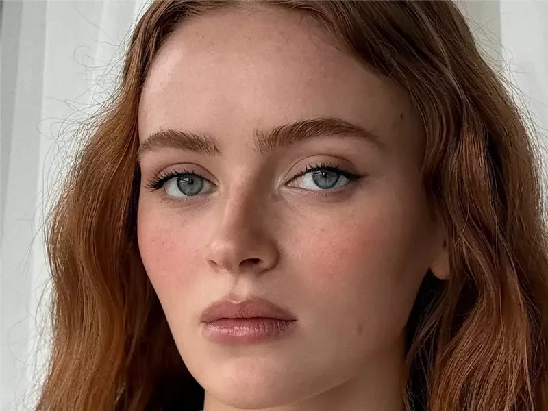 الشفاه غير اللامعة هي أحدث صيحات مكياج الفتيات في هذا الشتاء