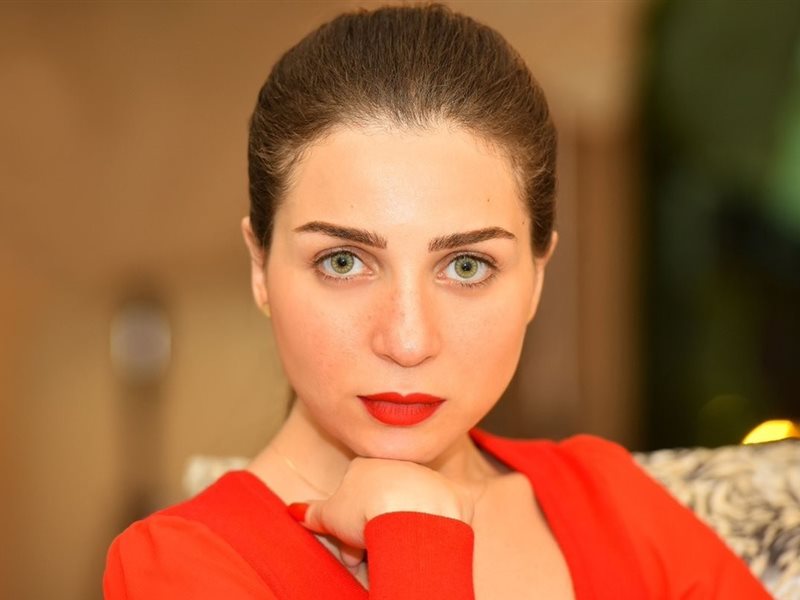 مي عز الدين تعلن تأجيل مسلسلها 