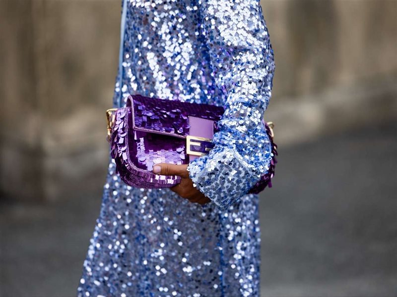  من السهرات إلى النهار… كيف أصبح الترتر  والتطريز خياراً أنيقاً طوال العام