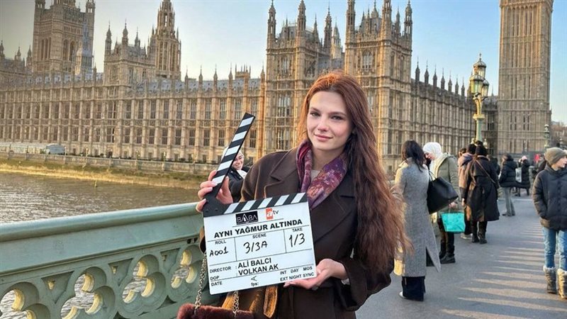 تحت نفس المطر