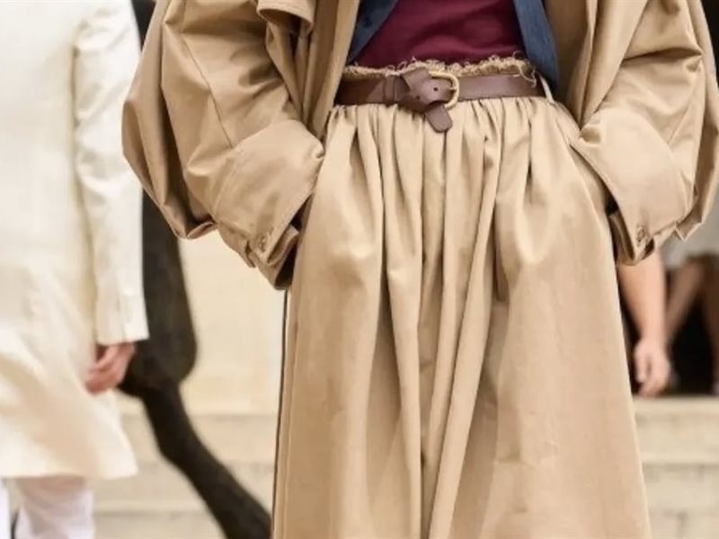 تنورة واحدة لكل المواسم: الكاميل الواسعة عنوان الرقي والبساطة