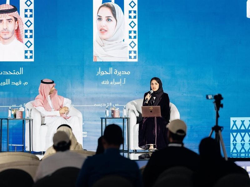 في ندوة بمعرض جدة للكتاب 2025 سحر بحراوي: الشخصية الثلاثية الأبعاد أساس النص المؤثر