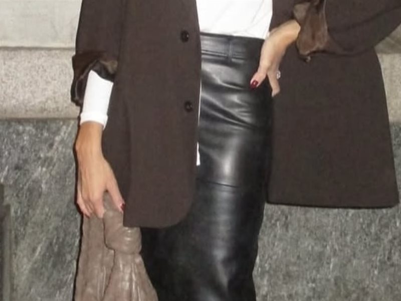 تنورة واحدة وإطلالات متعددة… pencil skirt خيار المرأة العصرية