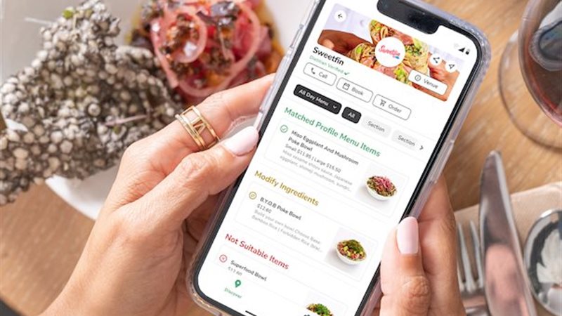 تصفح الهاتف اثناء