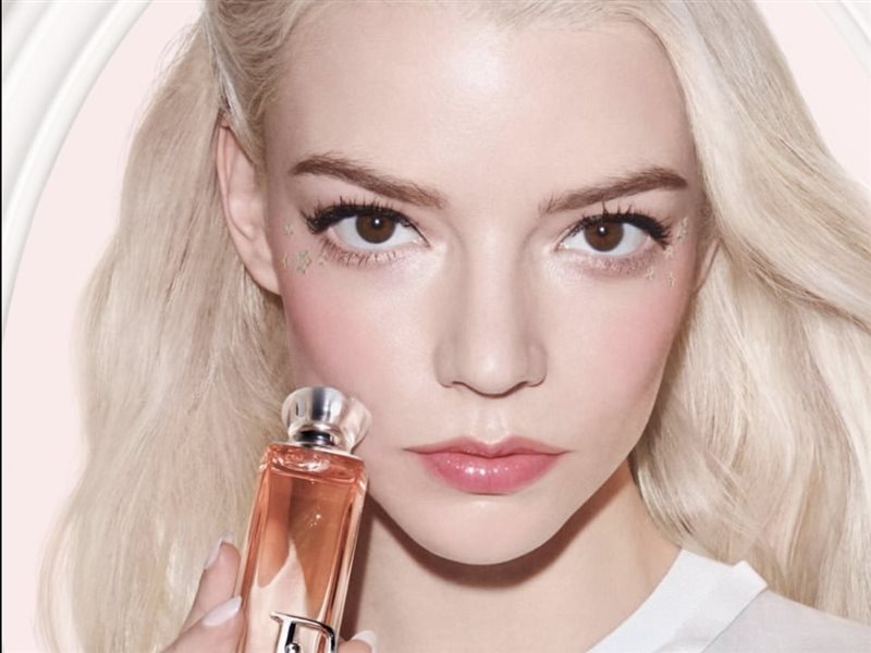 	ألوان نابضة وراحة فاخرة في أحدث ابتكارات Dior Beauty مع سفيرة الدار انيا تيلور-جوي