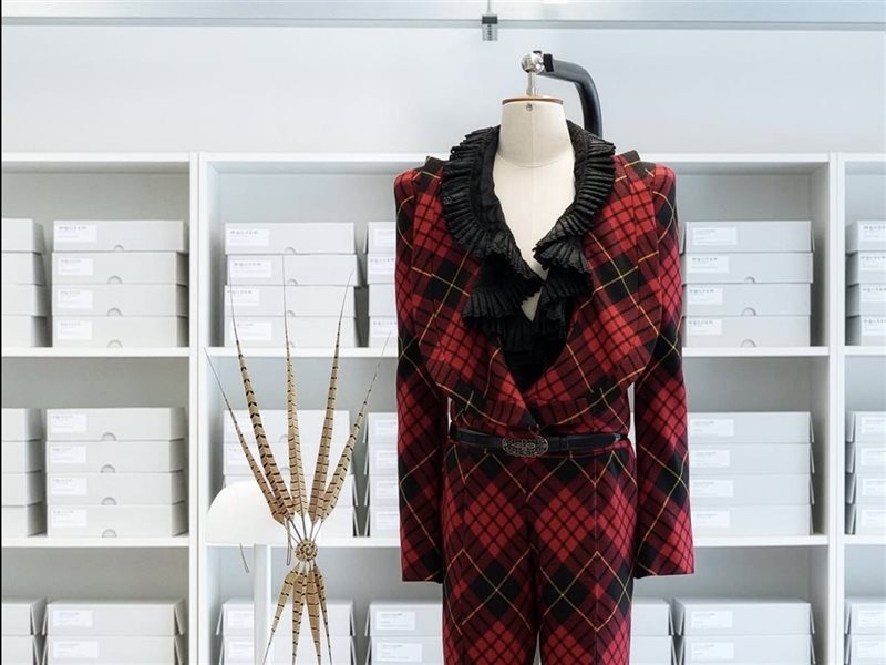 ألكسندر ماكوين يوثّق أسطورته: “أرامل كولودن” تعود لتتصدّر المشهد