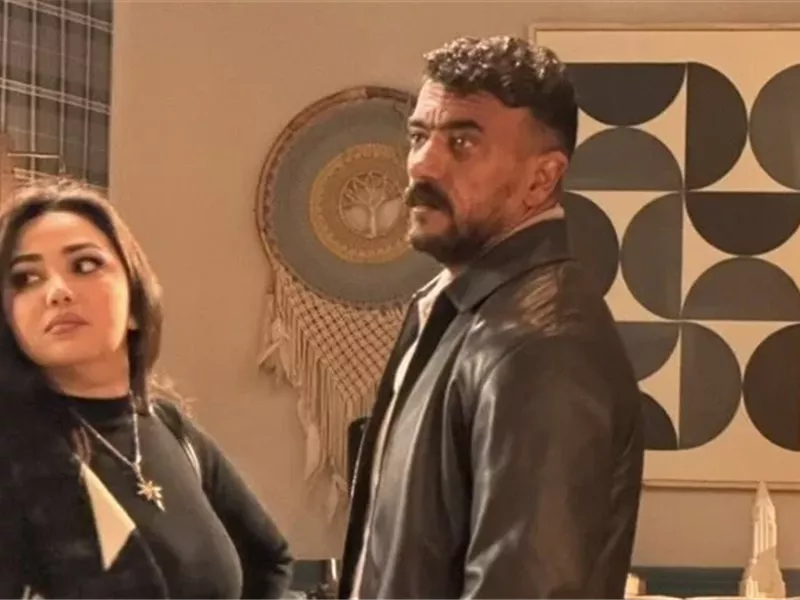 العوضي يشارك الجمهور بصورة مشحونة بالدراما من «علي كلاي»