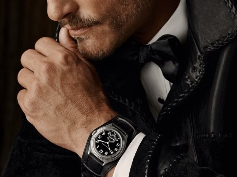 رالف لورين يكمّل أناقة الأعياد بساعة Vintage 67 ولمسات الغرب الأميركي