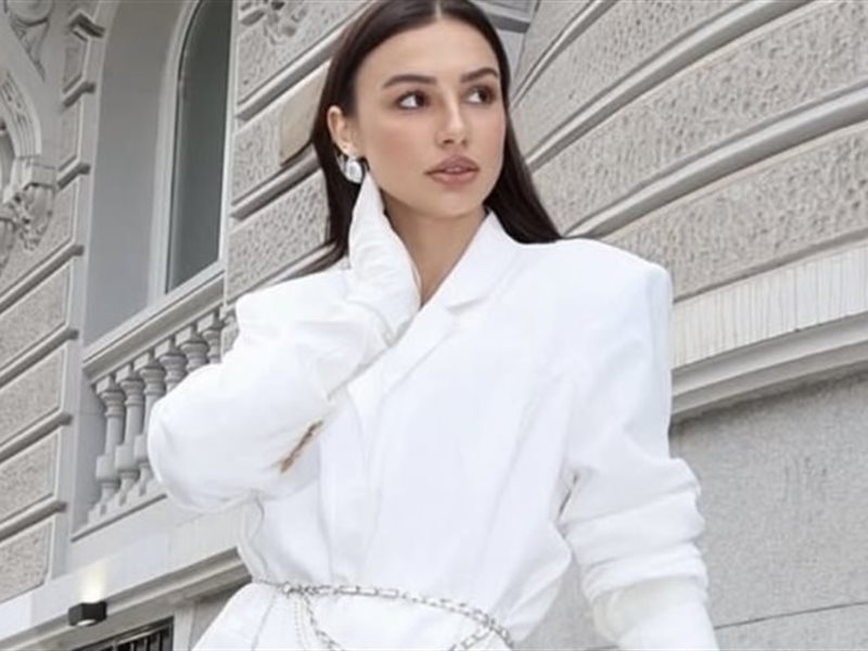  	Metalics تتصدر موضة الكريسماس… بريق جريء يضيء إطلالات الموسم