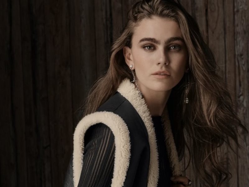 Ralph Lauren يعيد تعريف أزياء السهرة بلمسة مريحة في مجموعة Holiday 2025