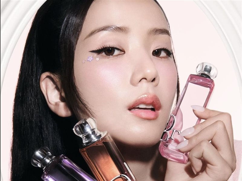 ديور بيوتي تطلق عطور Dior Addict بإشراقة لونية ونفحات مُدلّلة