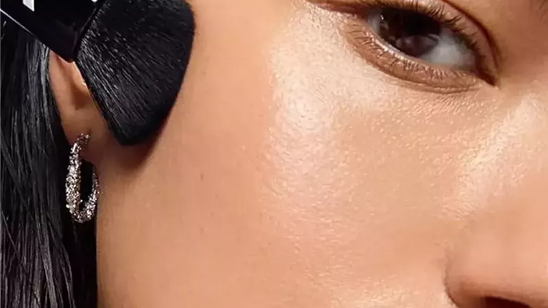 العناية بالبشرة