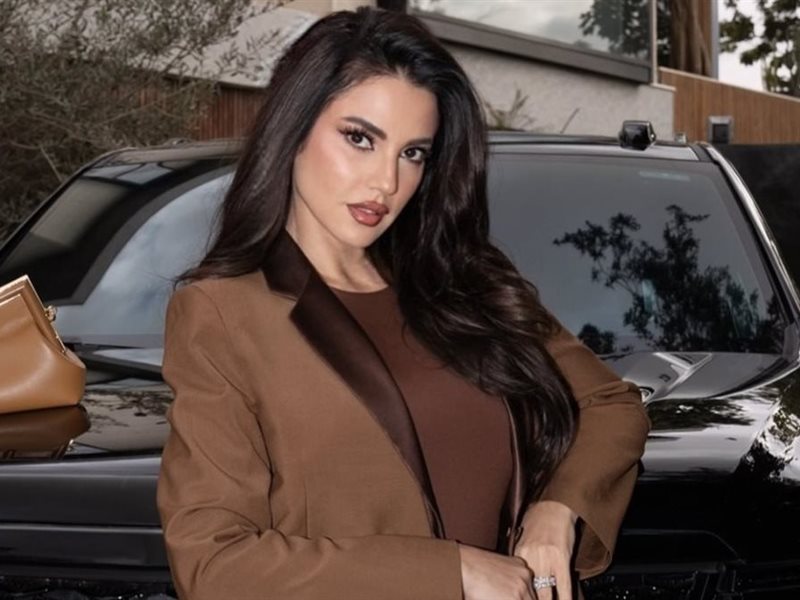 درة تخطف الأنظار بإطلالة رسمية انيقة بتوقيع fendi