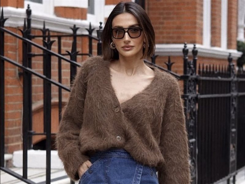 كيف تنسّقين الكارديجان القصير بأسلوب أنيق يناسب تقلبات الطقس؟