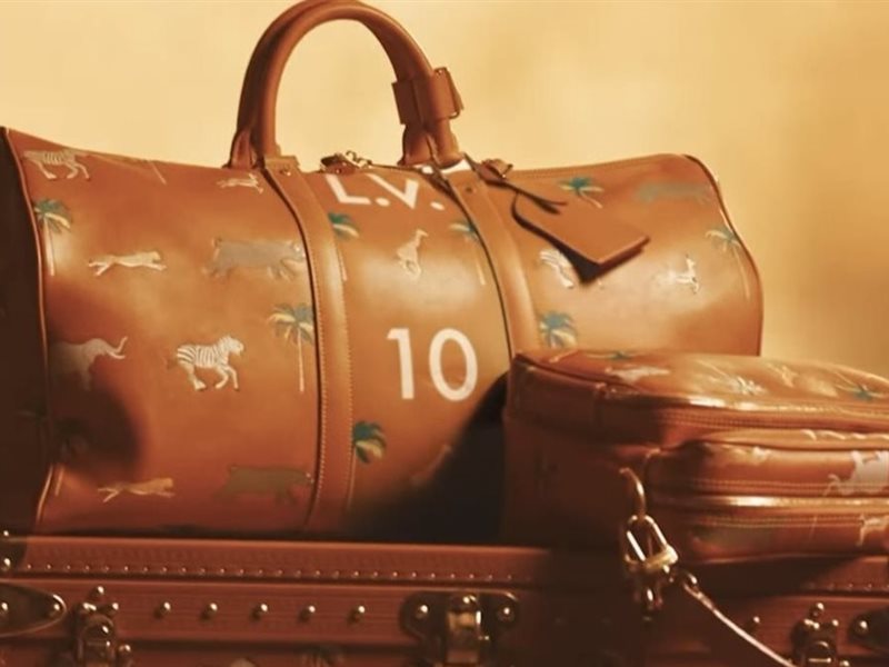 لويس فويتون تطلق مجموعة حقائب ربيع–صيف 2026:برؤية سفيرها جيريمي ألين وايت