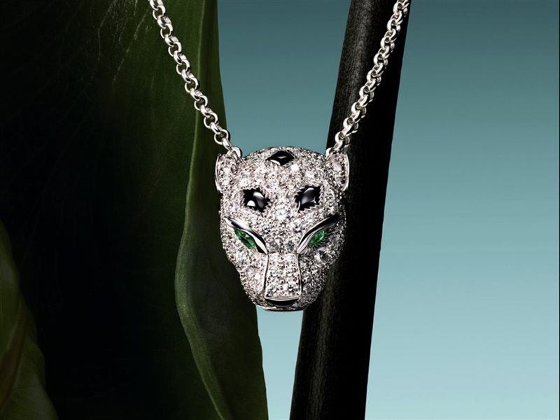 كارتييه تعيد ابتكار أيقونة الفهد بإصدارات مرصّعة بالألماس