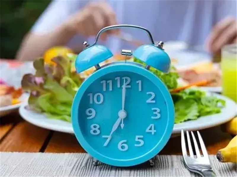 دراسة تكشف سبب عدم نجاح الصيام المتقطع مع الجميع