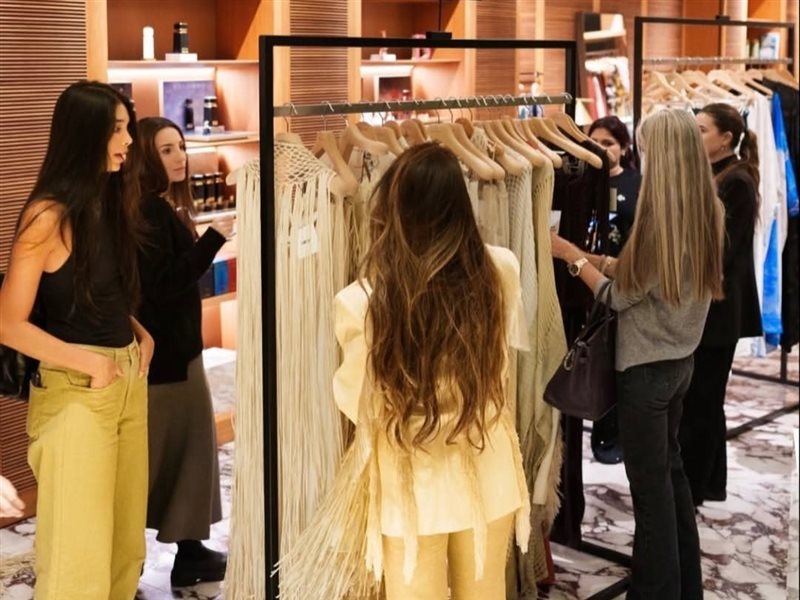 الأزياء السعودية تفرض حضورها في دبي عبر مبادرة 100 براند سعودي 