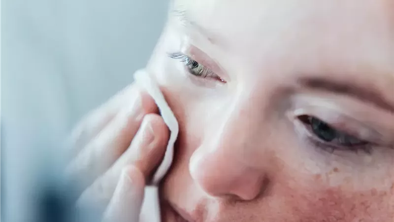 ازالة المكياج