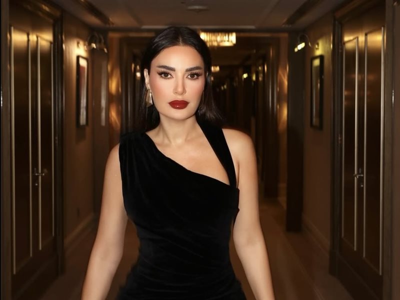 سيرين عبد النور بالأناقة السوداء: حضور لافت يختصر الفخامة في حفل أنوار دبي