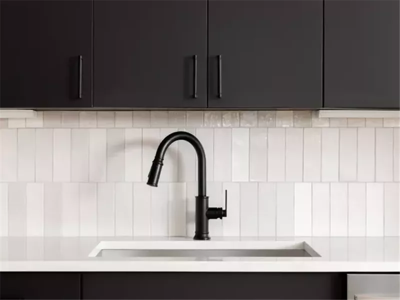 6 ألوان لخزائن المطبخ ينصح المصممون بتجنبها.. إليك البدائل الأكثر توازنًا