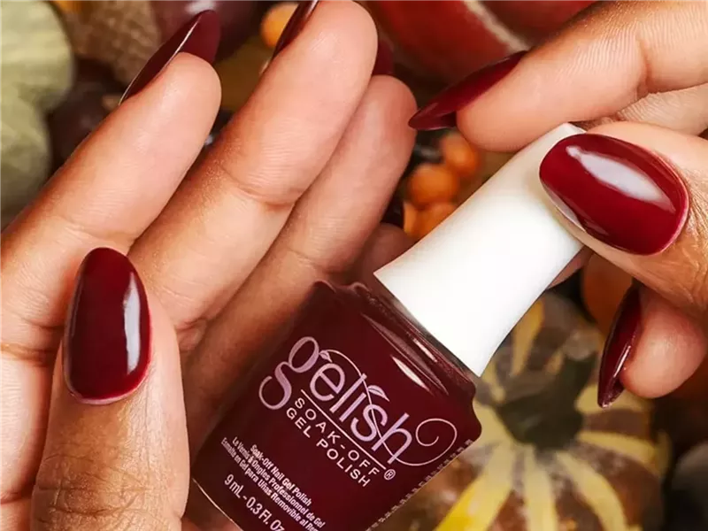 أفضل أنواع من الطلاء  لأظافر لامعة ومقاومة للتقشر تدوم طويلاً