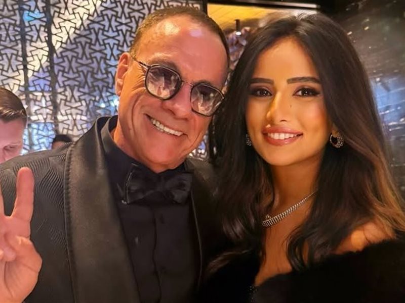 بالصور.. زينة تلتقي فان دام في افتتاح Nobu