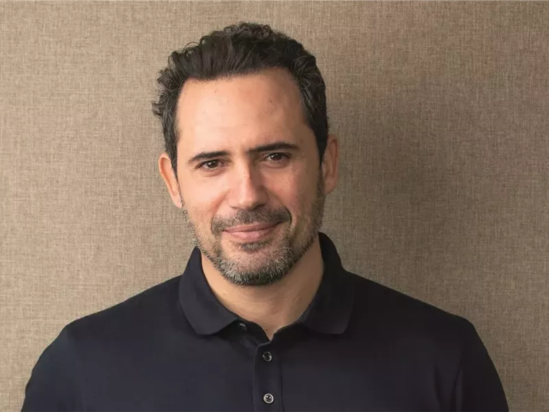 ظافر العابدين يعلن عرض فيلم 