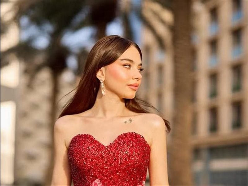 بيسان إسماعيل تتألق بإطلالة لافتة في Joy Awards تجمع بين الجرأة والرقي