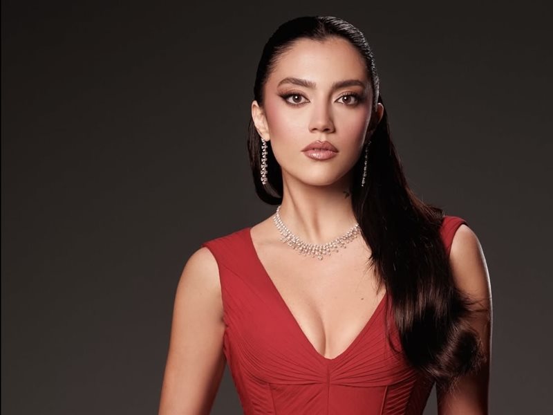 	جورج حبيقة يوقّع إطلالة استثنائية لستيفاني عطا الله في Joy Awards