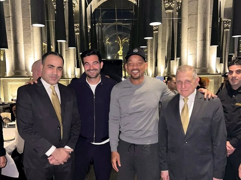 ويل سميث يزور مصر ويستعد لرحلة داخل المناطق الأثرية