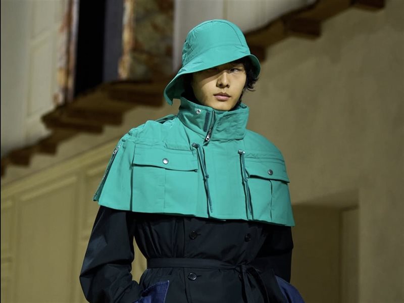 Prada تعيد تعريف الرجولة المعاصرة في أسبوع ميلانو للموضة 2026