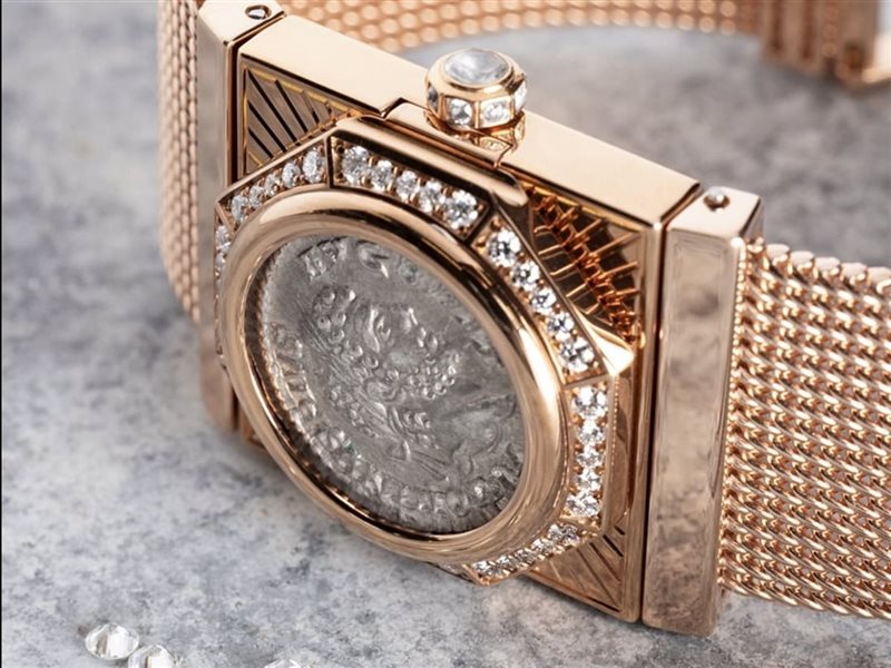 بولغاري تفتتح أسبوع LVMH للساعات في ميلانو بإيقاع أصغر حركة ميكانيكية في العالم