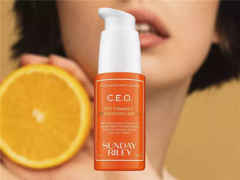 افضل أنواع سيروم فيتامين سي للحصول على بشرة متألقة وملمس ناعم