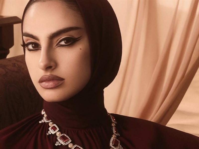 دولتشي آند غابانا تعيد تعريف الفخامة العربية عبر تناغم الأزياء والمجوهرات والنظارات