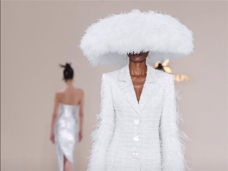 بين سحر الشرق وهدوء الغرب.. 