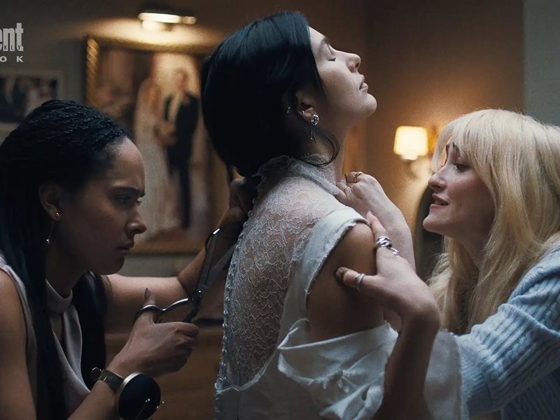 الأخوان دافر يعودان برعب نفسي مختلف في Something Very Bad Is Going To Happen