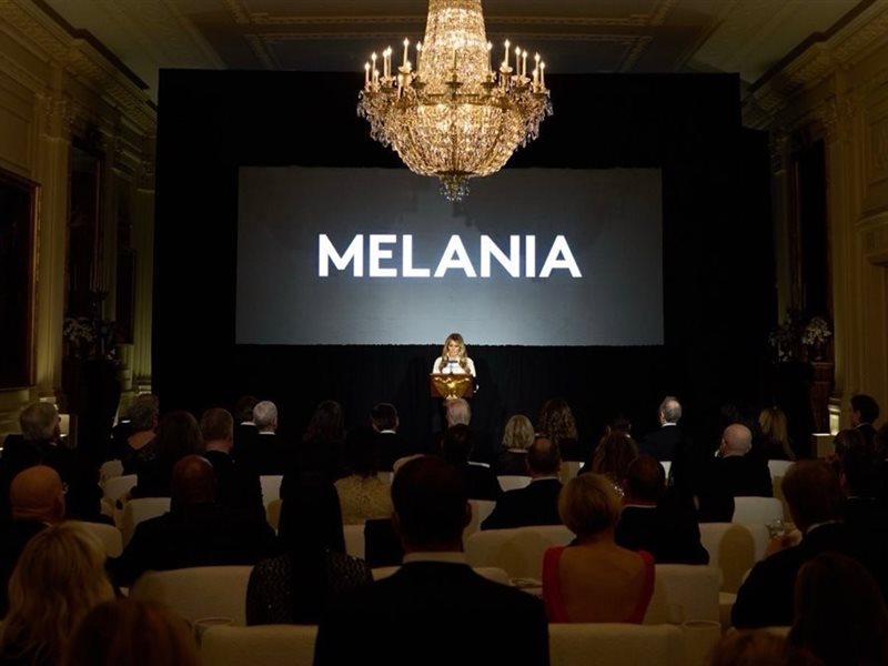 ميلانيا ترامب : Melania يعكس حياتي من زاوية لم تُعرض من قبل