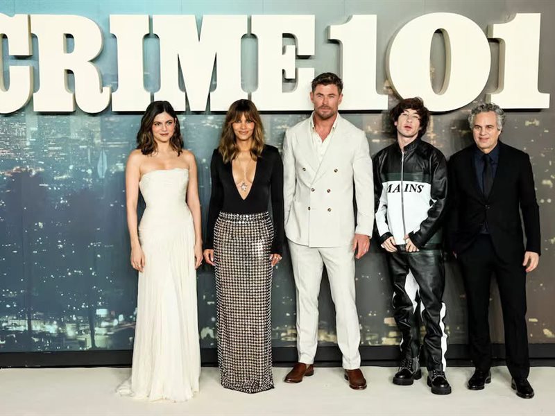 أبطال Crime 101 يحتفلون بعرضه الأول في لندن