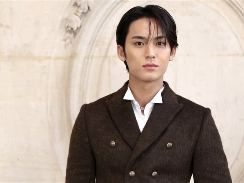 ديور تعيد رسم ملامح الرجولة في أسبوع الموضة بباريس برؤية جوناثان أندرسون