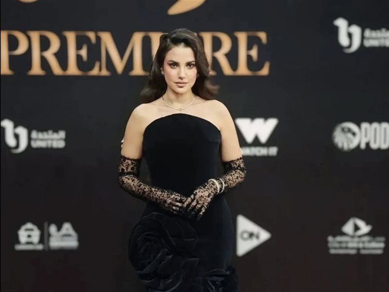 درة زروق تخطف الأنظار بإطلالة سوداء أنيقة خلال حفل United Media Services