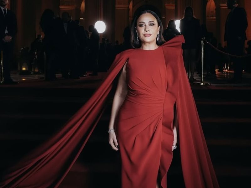 هند صبري تخطف الأنظار بإطلالة حمراء لافتة بتوقيع طوني ورد 