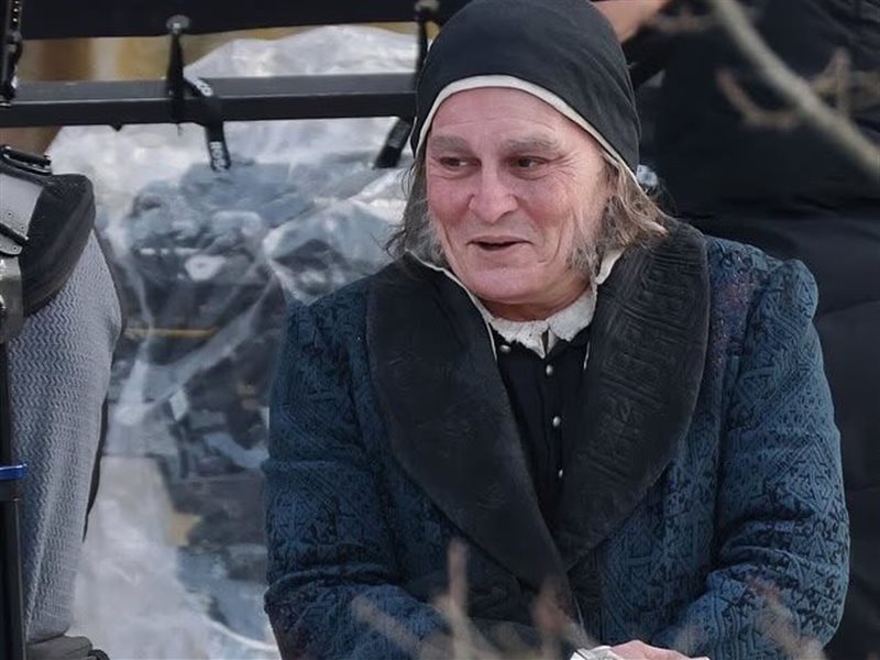 جوني ديب بملامح صادمة في كواليس فيلمه الجديد 