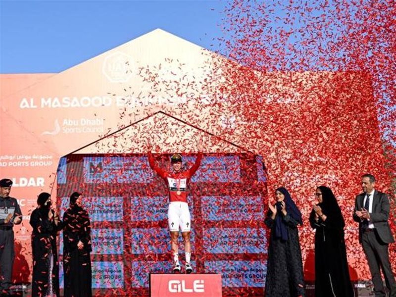 لورينا ويبس تتوّج بمرحلة دبي الثانية من طواف الإمارات للسيدات بعد قطع 145 كيلومتراً